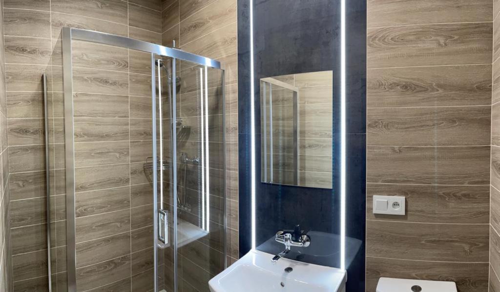 Aparthotel Good Night & Strefa Z Sauna I Jacuzzi Ogolnodostepna Lub Na Wylacznosc *